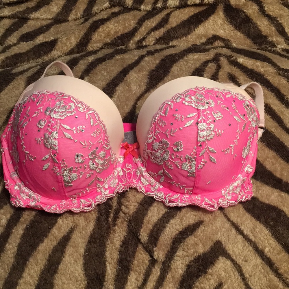 Victoria’s Secret Dream angels lined Demi